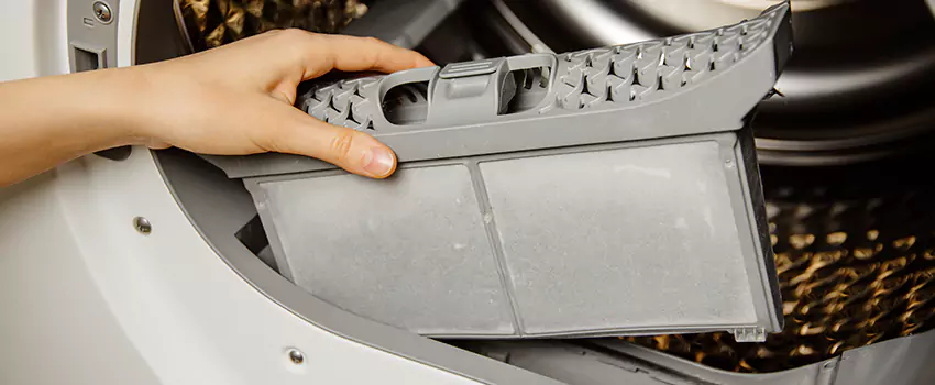 Signs Of A Clogged Dryer Lint Trap in Sarasota Springs, Florida